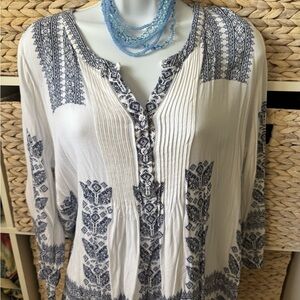 Daniel Rainn Ivory and Navy Patterned Blouse